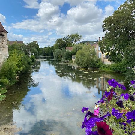 Le Merrain Gite Plein Coeur De Chablis Exteriör bild